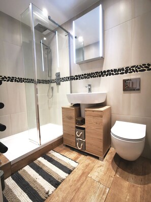 Superior Apartment, Private Bathroom | Bathroom - No.2 Horizon - Apartment in East Wittering Village (Chichester)