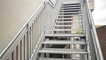 Apartamento superior, baño privado | Exterior