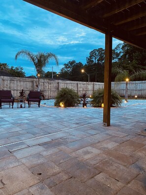 Terrace/patio - Two Story Beautiful Home with deck, large backyard & pool (Jacksonville)