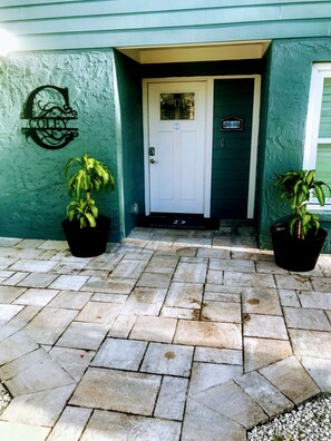 Exterior detail - Two Story Beautiful Home with deck, large backyard & pool (Jacksonville)