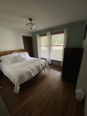 4 bedrooms, in-room safe, iron/ironing board, free WiFi - Laketown Landing of Laketown Township, Holland, West Michigan (Holland)