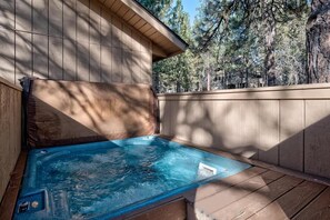 مغطس سبا خارجي