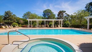 A heated pool - Mermaid Manor - with 6-seater Golf Cart! (Miramar Beach)