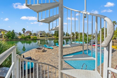 Hibiscus Beach House your vacation home loaded with amenities