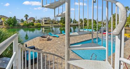 Hibiscus Beach House your vacation home loaded with amenities