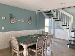 Dining - Hibiscus Beach House your vacation home loaded with amenities (Hernando Beach)