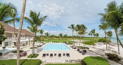 Casa Yaya - Ocean view villa with chef, staff, golf cart, heated pool & jacuzzi