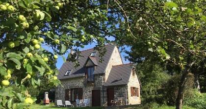 La Hussaire - The Gingerbread House Cottage