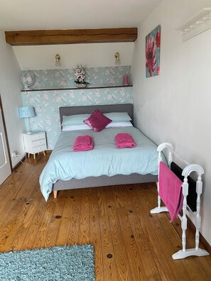 3 bedrooms, iron/ironing board, travel crib, free WiFi