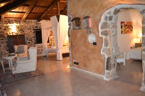 4 Schlafzimmer, Schreibtisch, Bügeleisen/Bügelbrett, WLAN