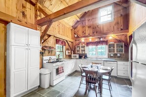 Ferienhaus (Hounds Nest) | Eigene Küche | Herdplatte, Toaster, Mixer, Gewürze