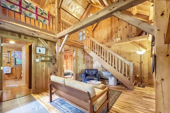 House (Hounds Nest) | Living room