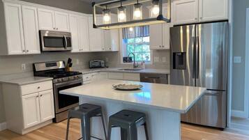 KylskÄp, mikrovÄgsugn, ugn och spishÀll