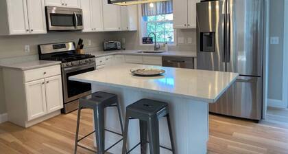 New Home, AC, Beach Passes, Hot Tub, EV Charger, Linens, & No Cleaning Fee!