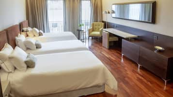 Superior Room, 3 Twin Beds | Free WiFi, bed sheets