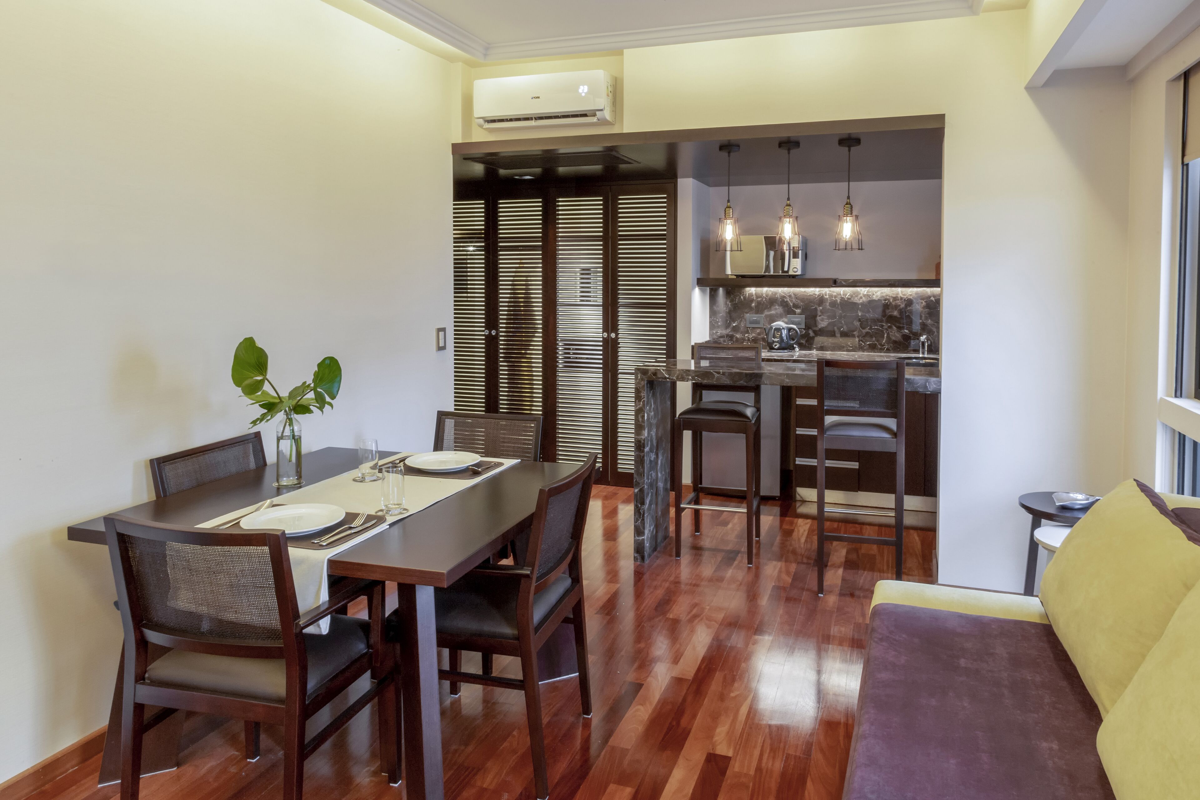 suite, 1 king bed (vip) | free wifi, bed sheets