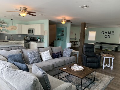 Gem on Lake Tenkiller with open floor plan and game room for kids/adults.