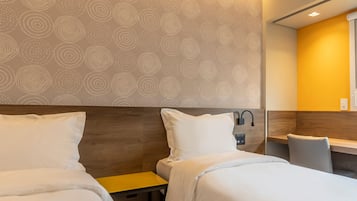 Standard Twin - 2 Camas Solteiro | 迷你吧、免費 Wi-Fi、床單