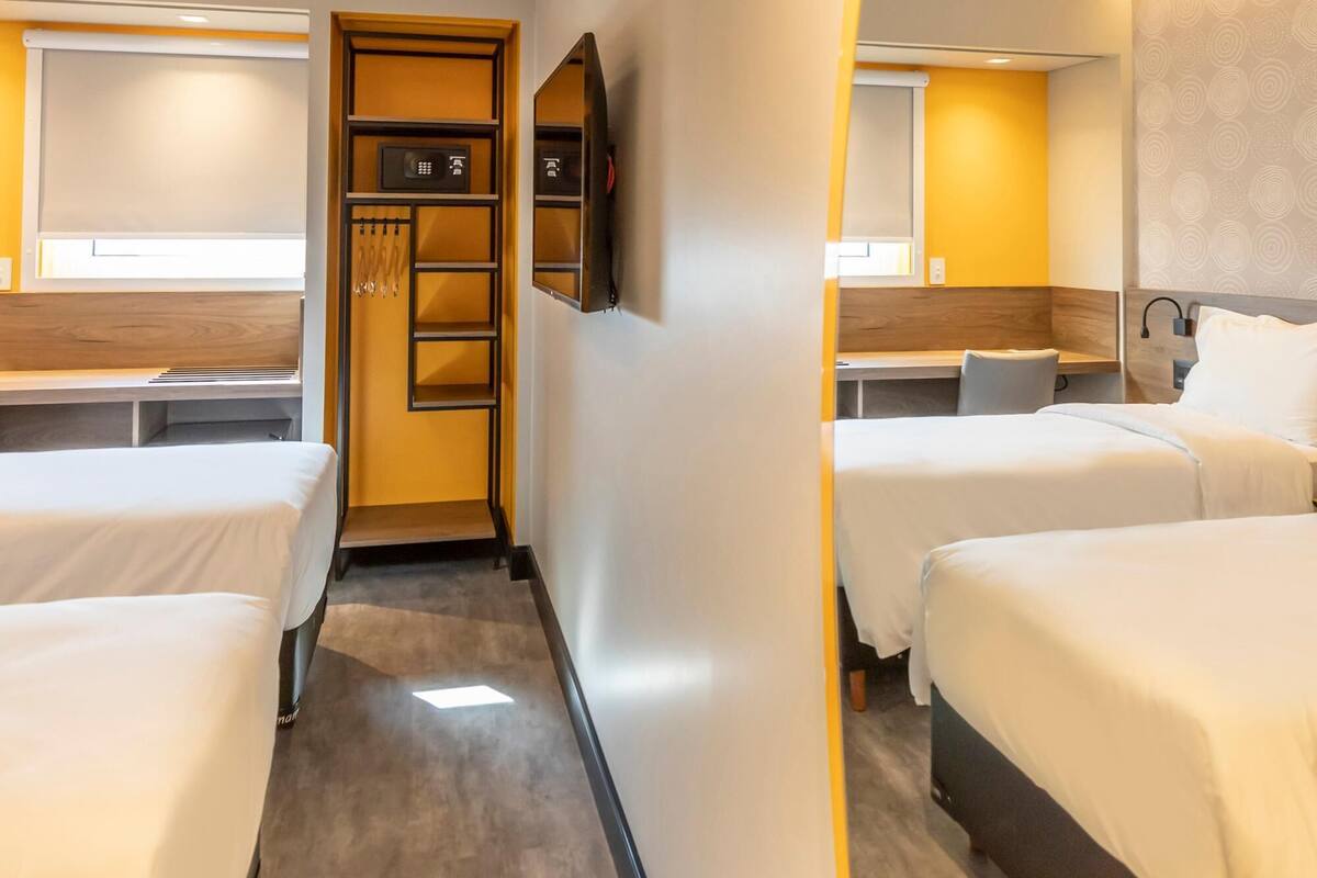 Minibar, WiFi (free), bed sheets