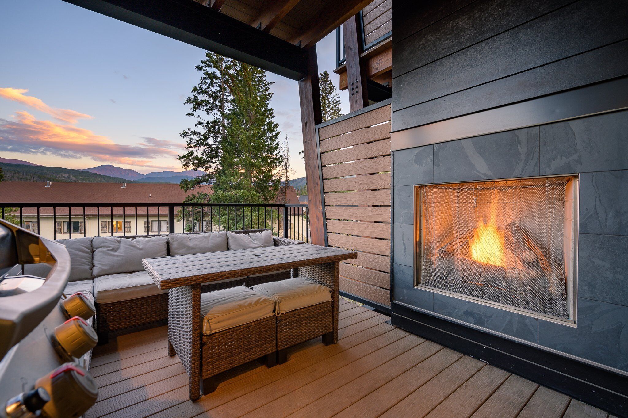 Downtown WP River Front Villa 242 I Private Hot Tub I Views I Game