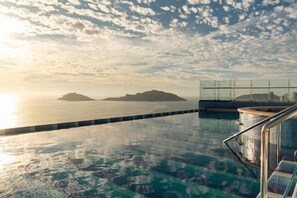 Pool - Central 102 Tower (Mazatlán)
