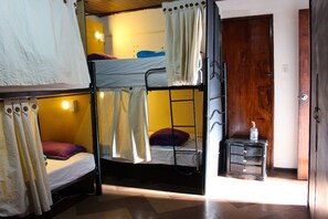 7 bedrooms, desk, travel crib, free WiFi