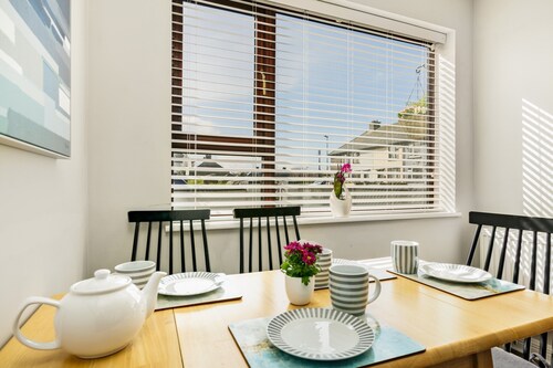 Garavogue Villa - At The River And Steps To Town