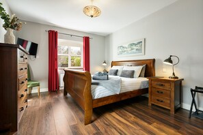 3 bedrooms, iron/ironing board, wheelchair access