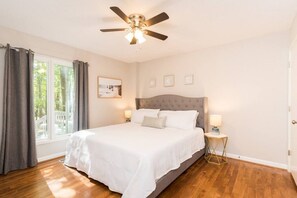 5 bedrooms, desk, iron/ironing board, travel cot