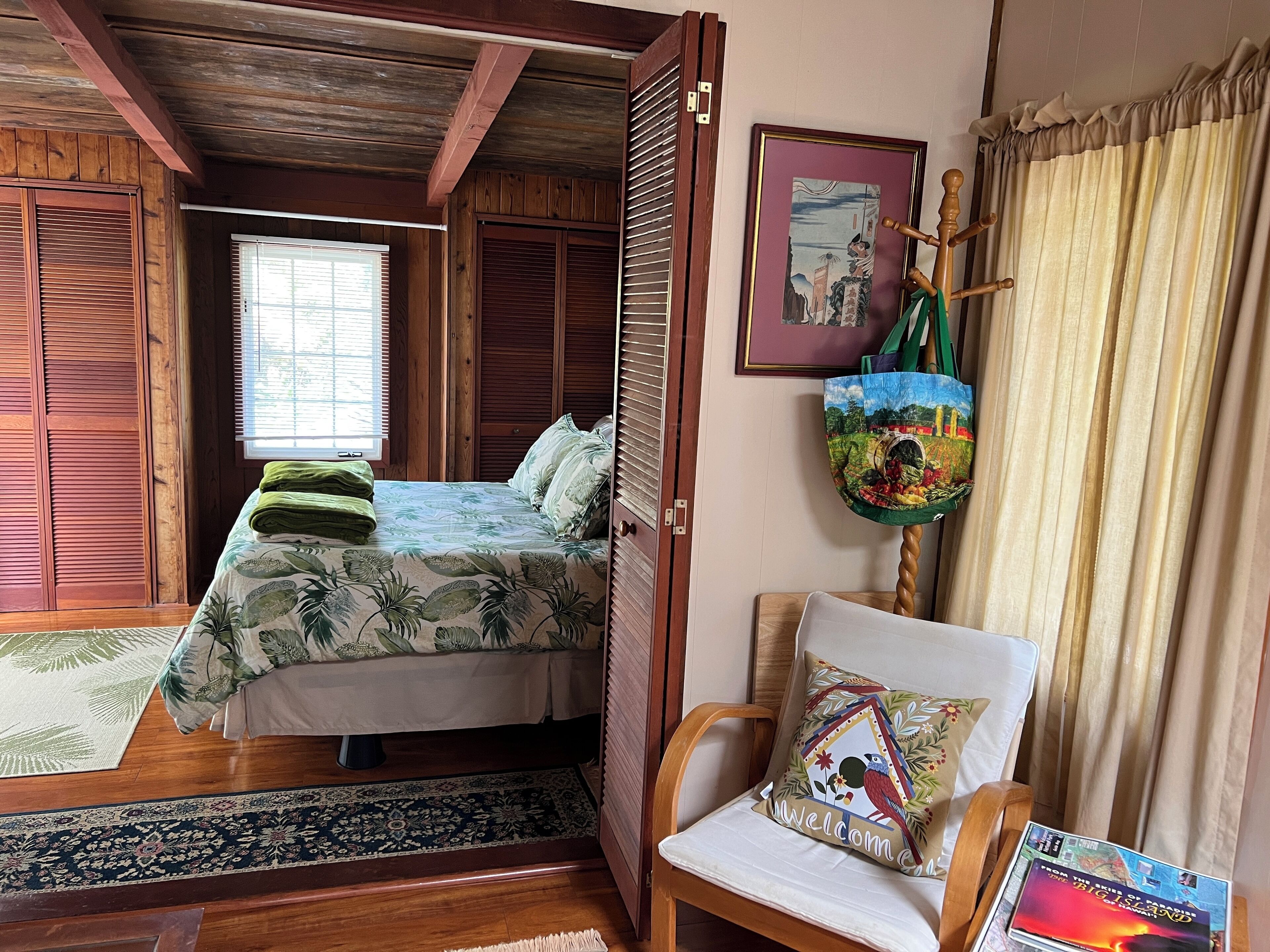 A Private Getaway in a Tropical Rainforest Garden- One mile from