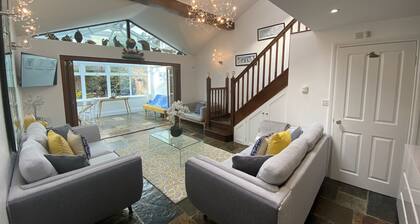 Beautiful Contemporary Beach Living