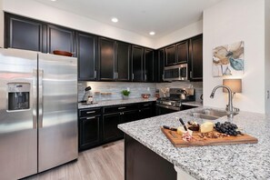 Townhome, Multiple Beds (403 Zeppelin Way) | Private kitchen