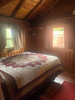 2 Schlafzimmer, Reisekinderbett, kostenloses WLAN, Bettwäsche