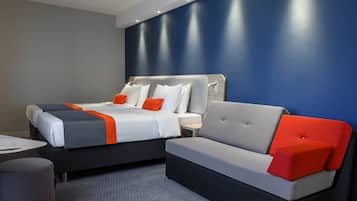 Habitación estándar, 1 cama de matrimonio grande con sofá cama (Free Breakfast) | Caja fuerte, escritorio, espacio para trabajar con un portátil