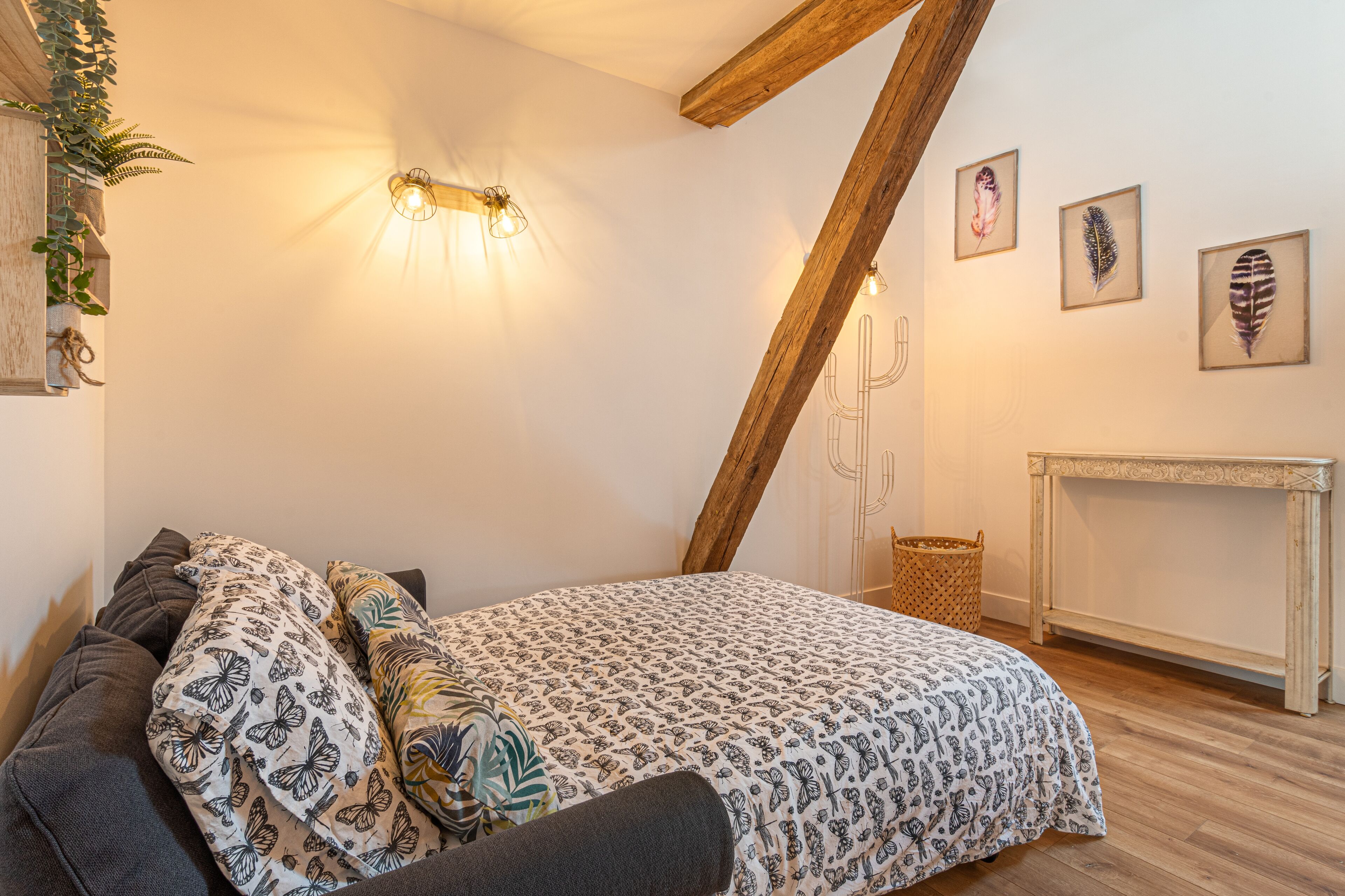 3 Schlafzimmer, Schreibtisch, schallisolierte Zimmer