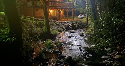 Carolina CREEKSIDE Cabin - Fire Pit & HOT TUB on the Creek - Easy Access