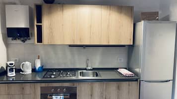 Kühlschrank, Ofen, Herdplatte, Geschirrspüler