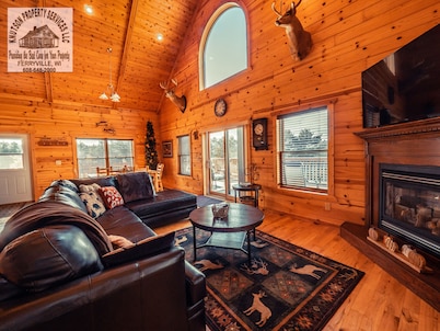 Very Secluded Beautiful Cabin!! Watch The Wildlife And Star Gaze From The Deck!!
