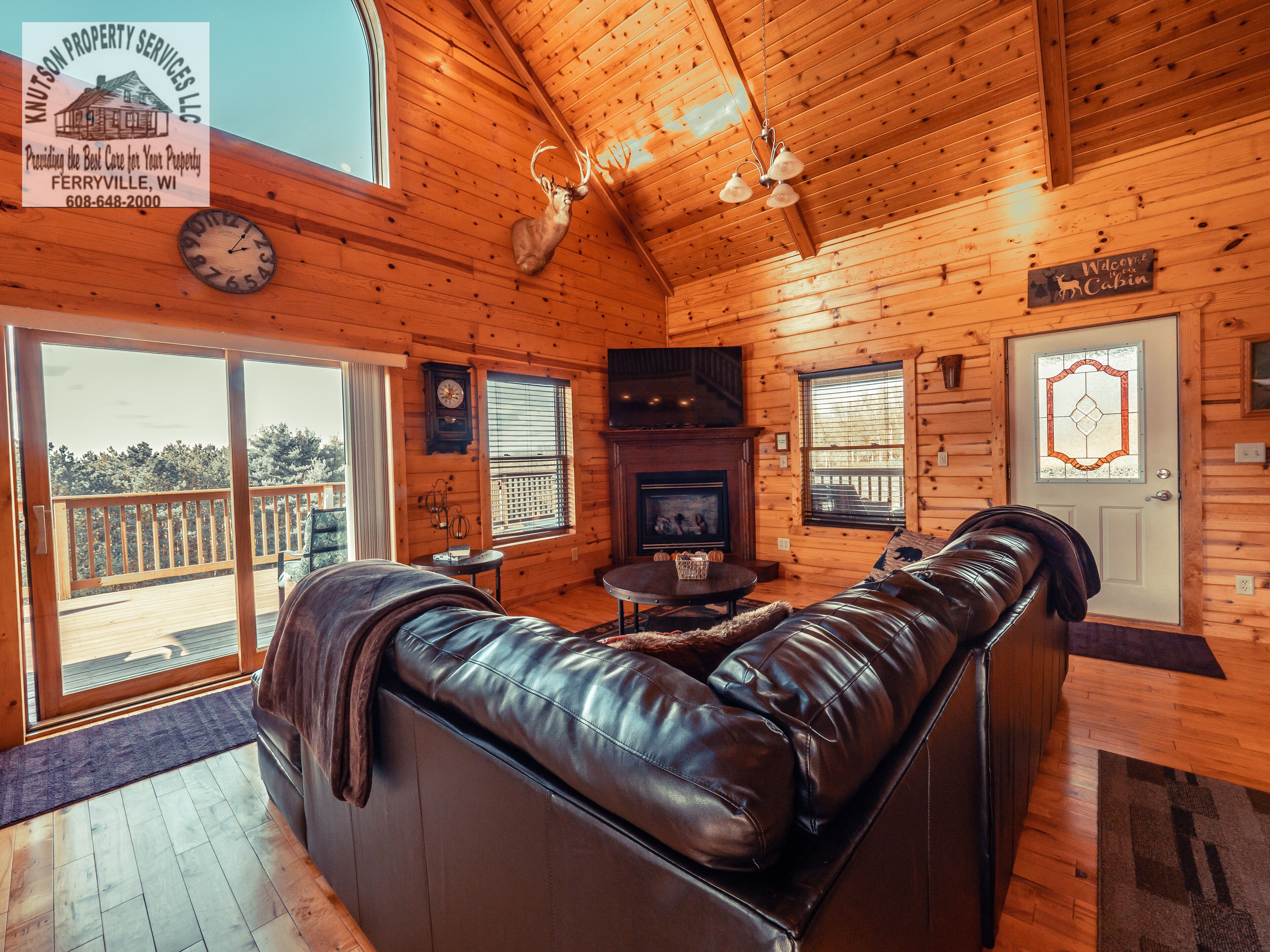 Smart TV, fireplace, DVD player