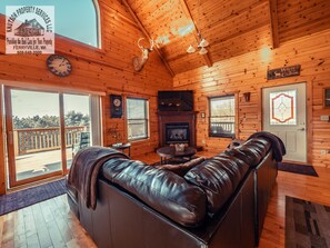 Smart TV, chimenea y reproductor de DVD 