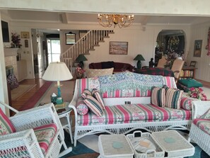 Smart TV, fireplace, DVD player, books