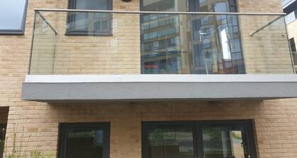 Beautiful 2 bed | 2 bathroom cosy apartment