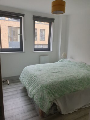 2 bedrooms, iron/ironing board, free WiFi, bed sheets - Beautiful 2 bed | 2 bathroom cosy apartment (Coulsdon)