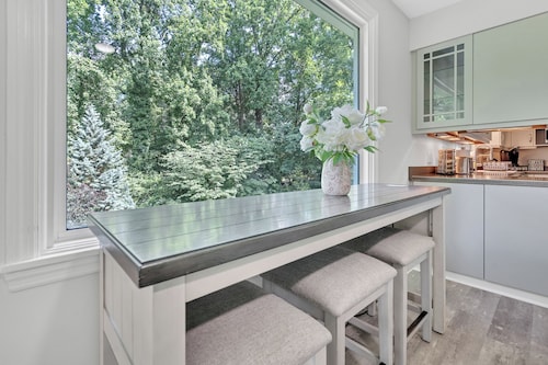 North Hills Home 4 BR/2 BA with attached studio 