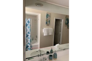 Shower - Serenity on the Texas Coast! (Houston)