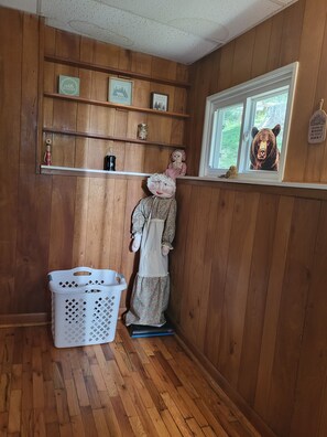 Interior - Black Bear House on Blueberries Hill (Spruce Pine)