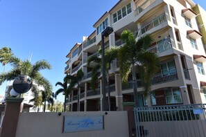 Exterior - Caribbean Sea View Sub Penthouse Sleeps up to 9, Beach, Pool.. (Rincón)