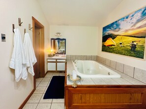 Shower, jetted bath, hair dryer, towels