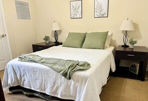 1 bedroom, desk, iron/ironing board, free WiFi