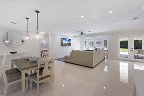 Interior - 2350 Managed By Brampton Park (Lighthouse Point)